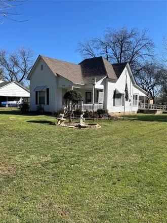 Buy this 2 bed house on 674 East Crump Street in Wynnewood, Garvin County