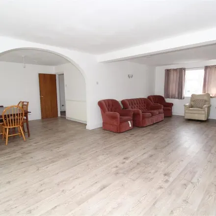 Image 4 - 11 Old Mill Avenue, Coventry, CV4 7DY, United Kingdom - Apartment for rent