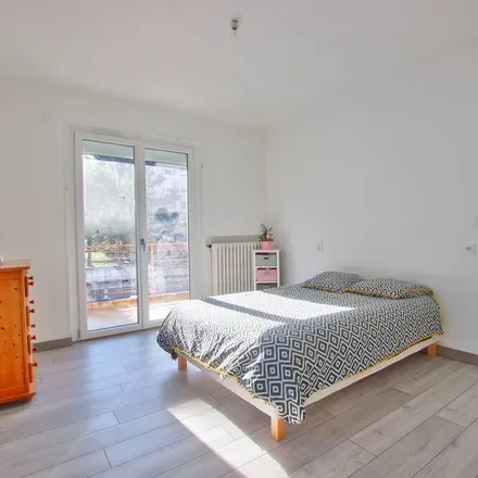 Rent this 3 bed house on 73300 Saint-Jean-de-Maurienne