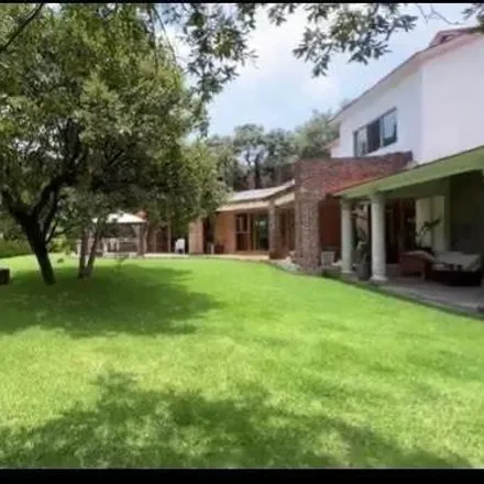 Buy this 4 bed house on Privada Hacienda de Axapusco in Hacienda de Vallescondido, 52938 Ciudad López Mateos