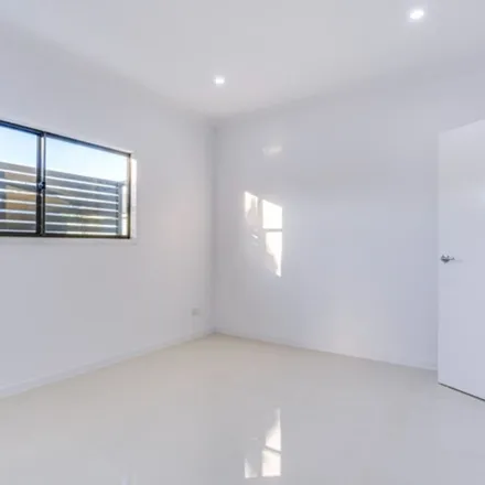 Image 2 - 26 Winchester Street, Hamilton QLD 4007, Australia - Apartment for rent