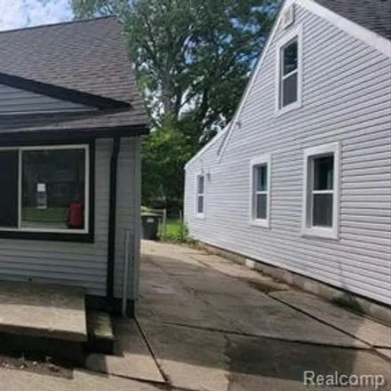 Buy this 4 bed house on 12228 Syracuse Street in Taylor, MI 48180