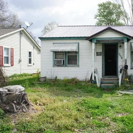 Buy this 2 bed house on 180 West 19th Street in Metropolis, IL 62960