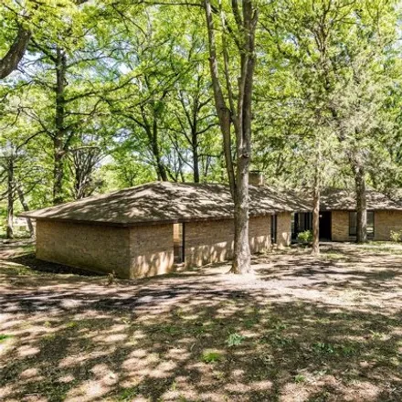 Buy this 3 bed house on 1233 Folsom Drive in Durant, OK 74701