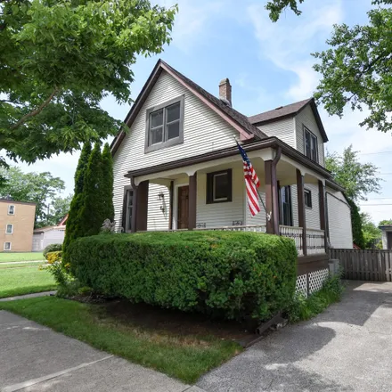 Buy this 2 bed house on 68 East Quincy Street in Riverside, Riverside Township
