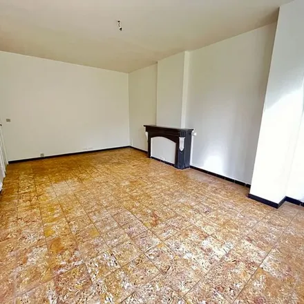 Rent this 2 bed apartment on Rue de Dave 50 in 5100 Jambes, Belgium