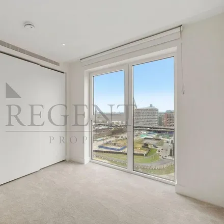 Image 8 - Lincoln, Fountain Park Way, London, W12 7NP, United Kingdom - Apartment for rent