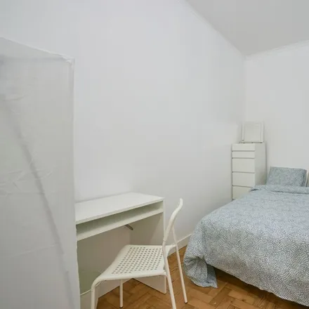 Image 3 - Rua Sampaio e Pina - Room for rent