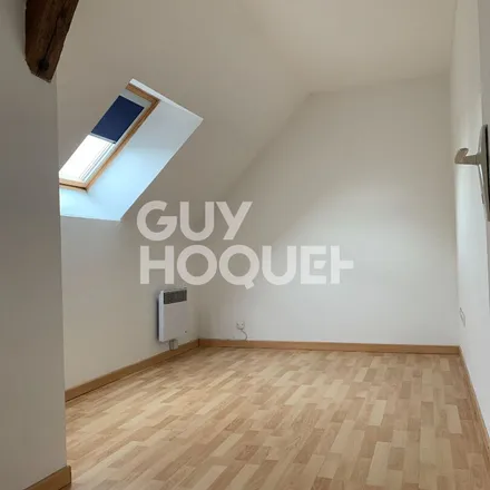 Rent this 4 bed apartment on Chemin du Four à Chaux in 60129 Béthancourt-en-Valois, France