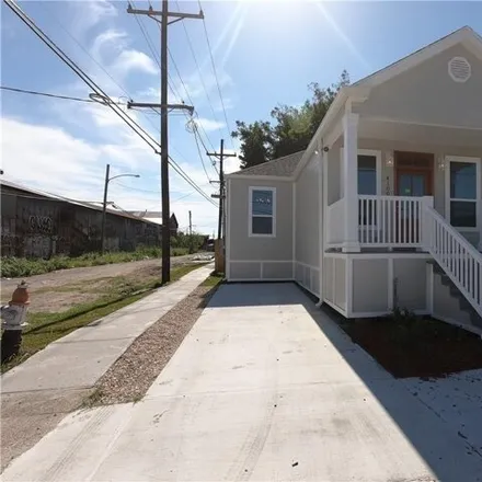 Rent this 3 bed house on 1303 South White Street in New Orleans, LA 70125