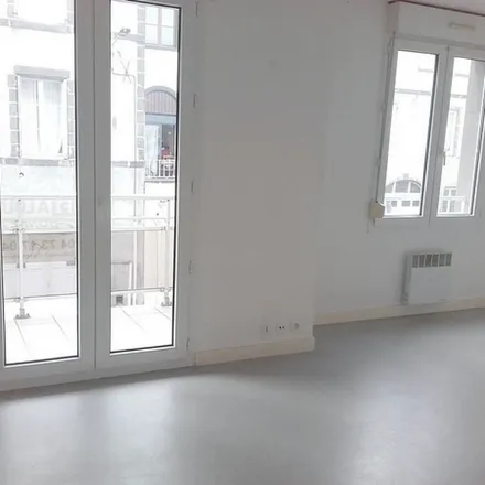 Image 3 - 2 Rue du Nord, 63110 Beaumont, France - Apartment for rent
