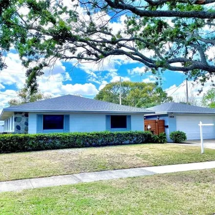 Buy this 3 bed house on 4832 Oakbrooke Place in Orlando, FL 32812