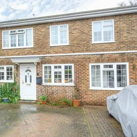 Buy this 4 bed house on 10 Dresden Way in Weybridge, KT13 9AU