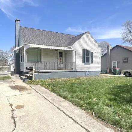 Image 2 - 873 East Center Street, Paxton, IL 60957, USA - House for sale