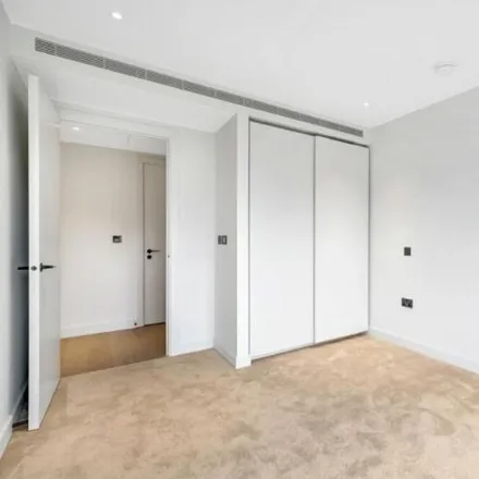 Image 5 - Fountain Park Way, London, W12 7LF, United Kingdom - Apartment for rent