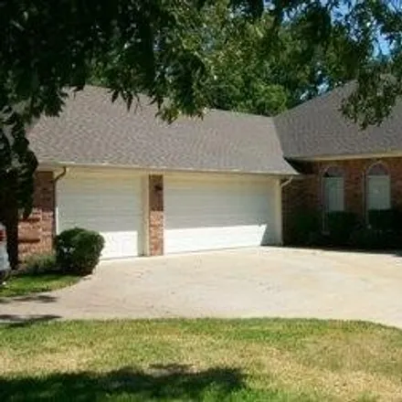 Rent this 4 bed house on 8408 Westover Circle in Pecan Plantation, Hood County