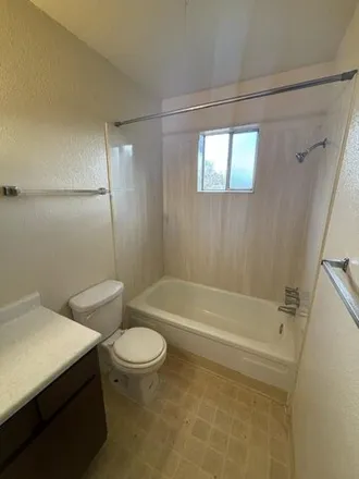 Image 3 - 1022 Alvarado Drive Southeast, Albuquerque, NM 87108, USA - House for rent