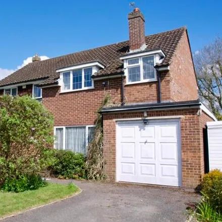Buy this 4 bed house on Holly Close in Farnham Common, SL2 3QT