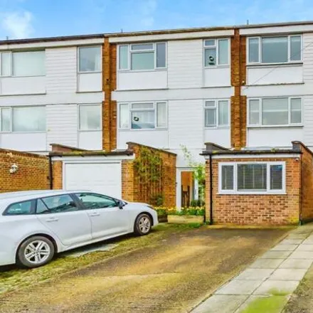 Buy this 5 bed townhouse on Sunningvale Avenue in London, TN16 3TS