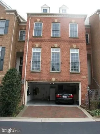 Image 2 - 704 Arch Hall Lane, Alexandria, VA 22314, USA - Townhouse for rent