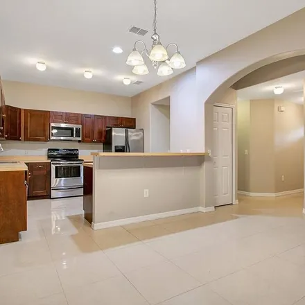Image 2 - 223 Pine Avenue, Longwood, FL 32750, USA - Apartment for rent