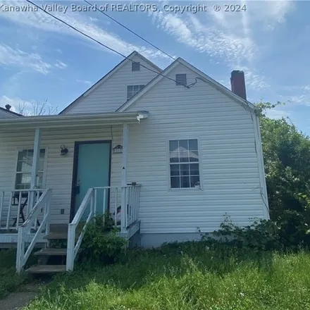 Buy this 4 bed house on 504 19th Street in Dunbar, WV 25064
