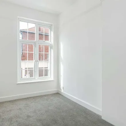 Image 3 - Harris + Hoole, 409-411 Upper Richmond Road West, London, SW14 7NX, United Kingdom - Apartment for rent