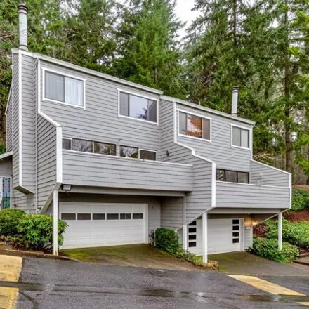 Buy this 2 bed condo on 3899 Colony Oaks Drive in Eugene, OR 97405