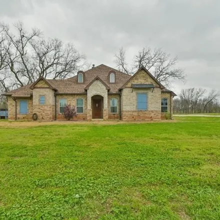 Buy this 5 bed house on 16552 Drummond Road in Bethel Acres, Pottawatomie County