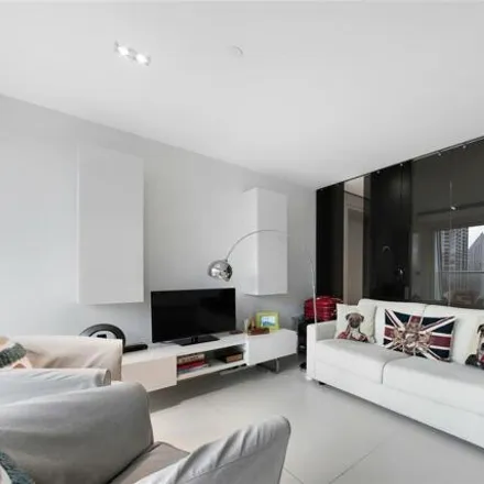 Image 7 - The Bezier Apartments, 91 City Road, London, EC1Y 1BD, United Kingdom - Apartment for sale
