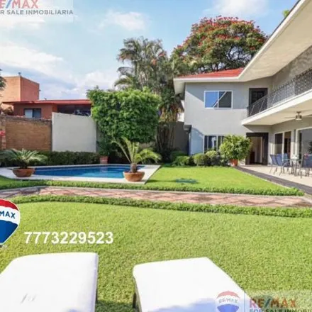 Buy this 4 bed house on Privada Segunda Privada de las Flores in 62448 Cuernavaca, MOR
