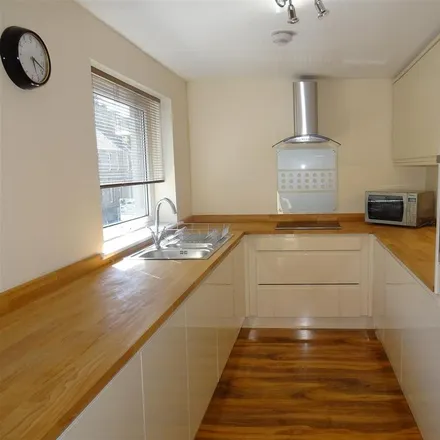 Rent this 2 bed apartment on Rivergreen in Main Street, Perth