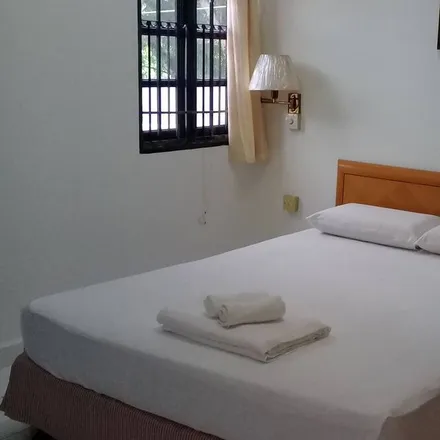 Rent this 4 bed house on Kuala Lumpur in Jalan Sultan Hishamuddin, 50000 Kuala Lumpur