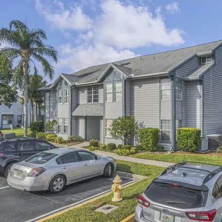 Buy this 3 bed condo on 4736 Lake Waterford Way in Melbourne, FL 32901