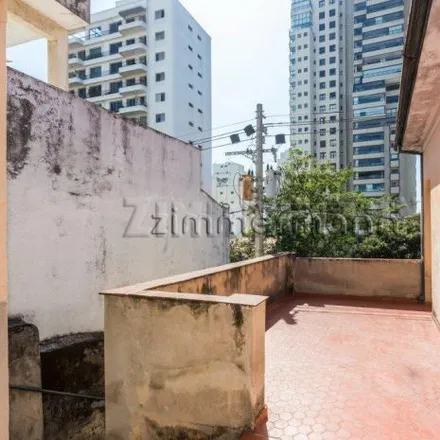 Buy this 2 bed house on Rua Paris 271 in Vila Anglo-Brasileira, São Paulo - SP