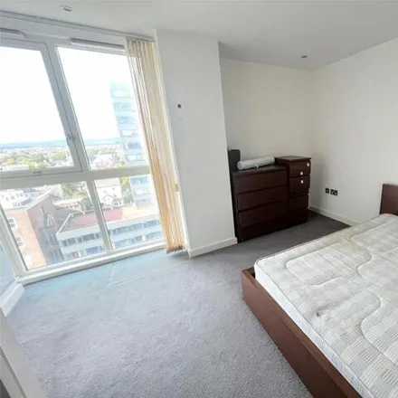 Image 4 - Admiral House, 38-42 Newport Road, Cardiff, CF24 0AB, United Kingdom - Apartment for sale