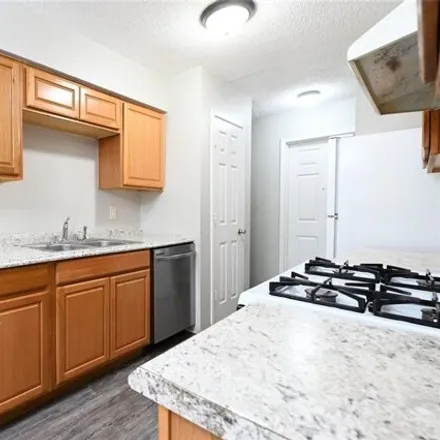 Image 7 - 5008 Mashie Cove, Austin, TX 78744, USA - Apartment for rent