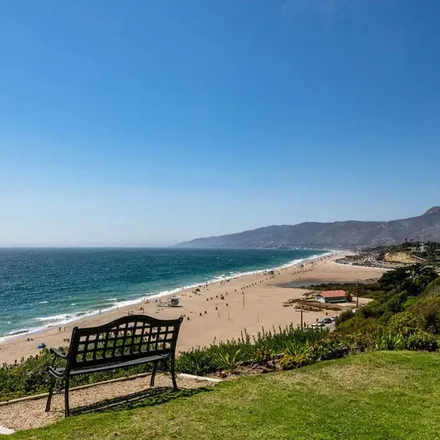Rent this 3 bed apartment on 6777 Los Olas Way in Malibu, CA 90265