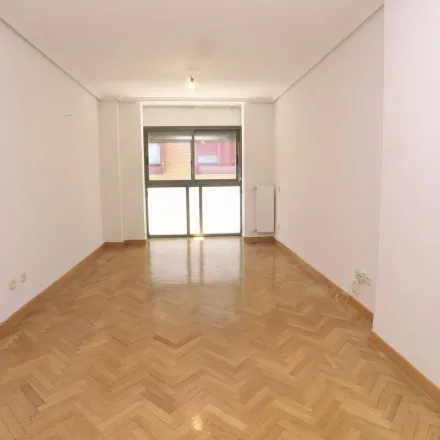 Image 4 - Calle del Doctor Mariani, 8, 28039 Madrid, Spain - Apartment for rent