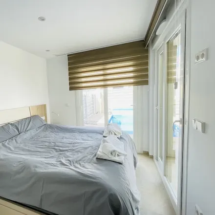Rent this 3 bed house on Orihuela in Avenida Duque de Tamames, 37