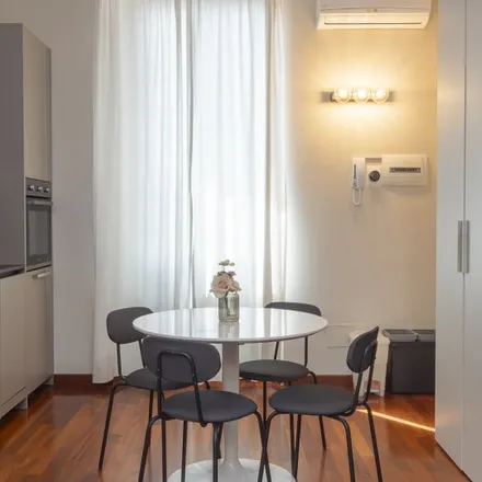 Image 6 - Car Clinic, Via Giacomo Antonini, 20141 Milan MI, Italy - Apartment for rent