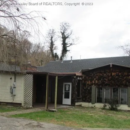 Buy this 4 bed house on 154 Strawberry Road in Lone Oak Park, Kanawha County