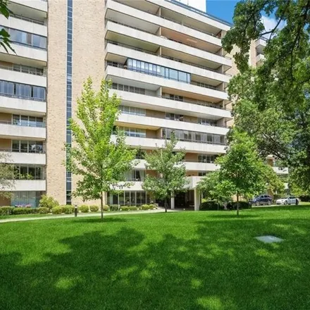 Image 3 - 3663 Grand Ave Unit 205, Des Moines, Iowa, 50312 - Condo for sale