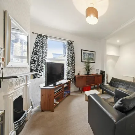 Image 4 - 12 Northfield Avenue, London, W13 9RJ, United Kingdom - Apartment for rent