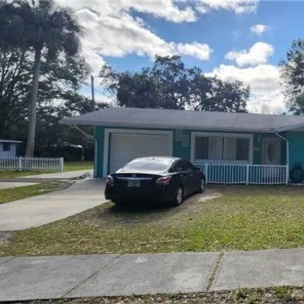 Image 1 - 624 Northeast 11th Street, Crystal River, Citrus County, FL 34428, USA - House for sale