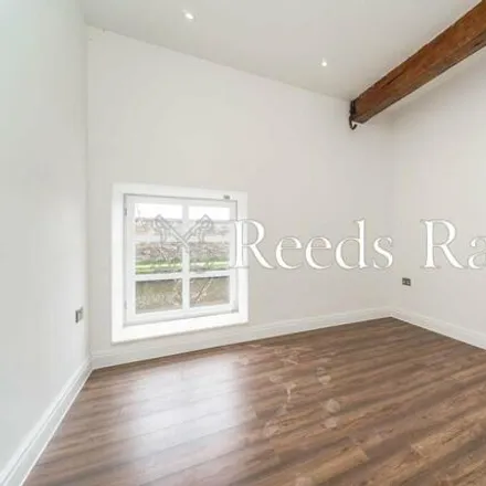 Image 7 - Healey Wood Road, Burnley, BB11 2HJ, United Kingdom - Room for rent