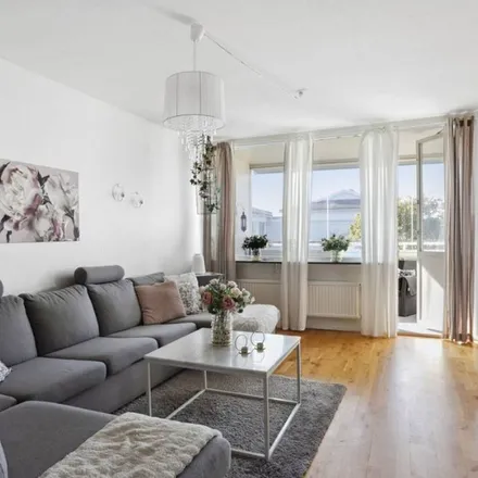 Rent this 4 bed apartment on Vallavägen 191 in 136 41 Handen, Sweden