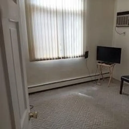 Image 7 - 2115 Kenmore Ct, Brooklyn, New York, 11235 - House for sale