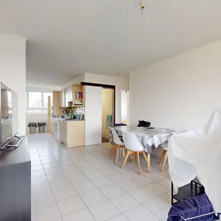 Rent this 3 bed apartment on 10 Rue du Nil in 44800 Saint-Herblain, France