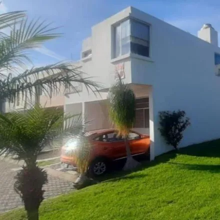 Buy this 3 bed house on Avenida Quintas del Bosque in Quintas del Bosque, 45187 Zapopan